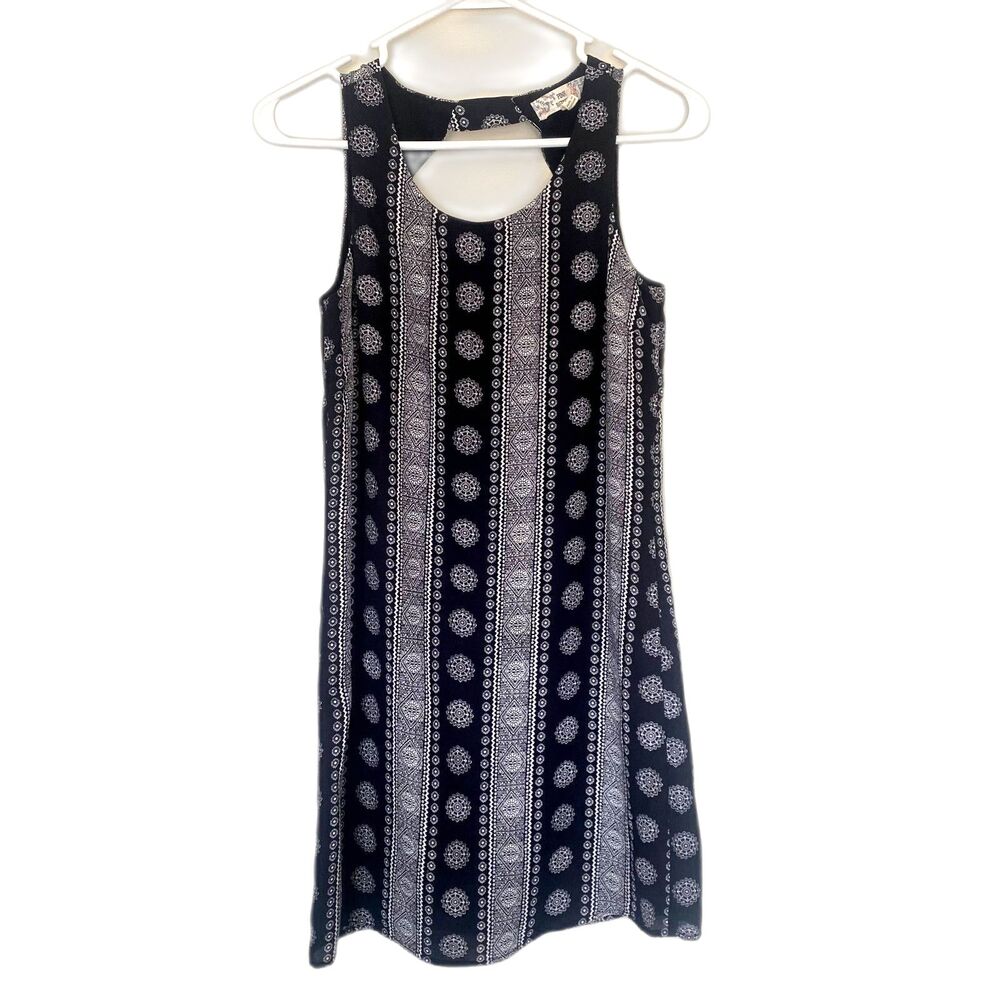 Pink Republic Keyhole Sleeveless Shift Dress Black White Medallion Print Size XS